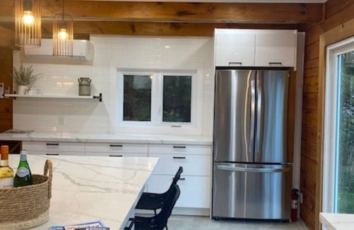 Ameliasburgh House | The County Chalet - 3 bdrm, 2 bath, games room