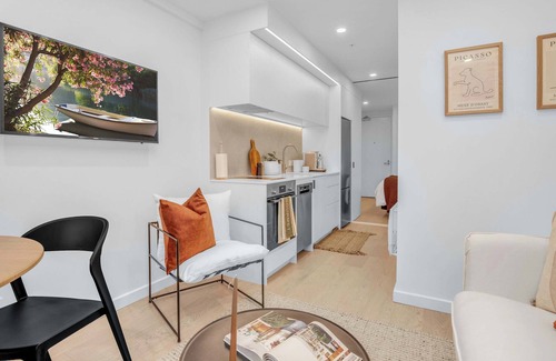 Te Aro Apartment | The Courtenay Chic Retreat 1BR Apartment