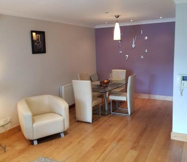 Killarney Apartment | The Courtyard Apartments !