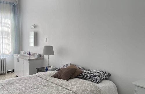 Sainte-Anne-des-Monts Hostel | The Couvent, 216 - chambre Queen