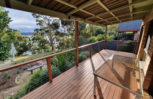 Long Beach House | The Cove, The Cliff & The Sea