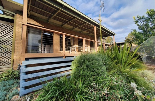 Long Beach House | The Cove, The Cliff & The Sea