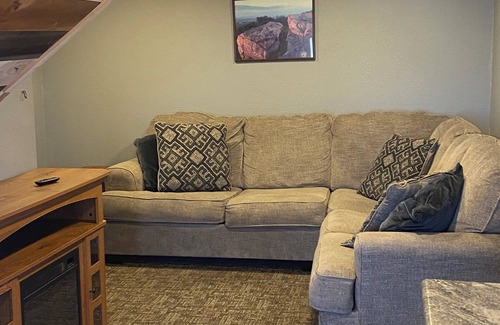 Luverne Cabin | The Covered Porch Hideaway - Lakeside Tiny House Rental - Sleeps 4