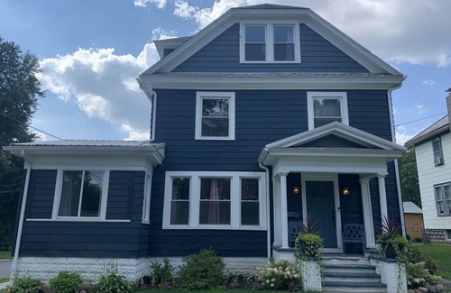 Wooster Apartment | The Coxon House Inn: 3rd floor apartment- The Writer’s Nook