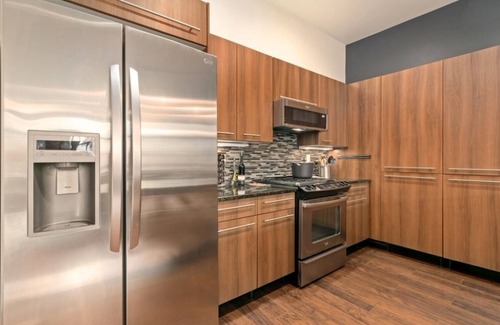 Old Town North Condo | The Cozy Corner Retreat – 15 min walk to Old Town