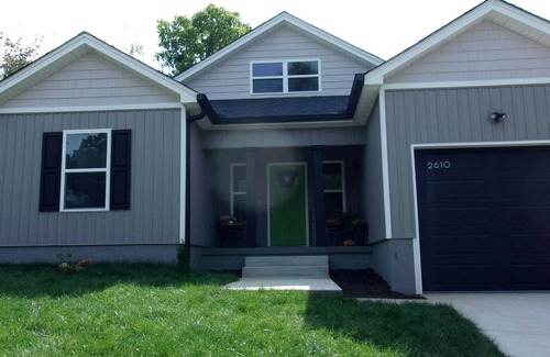Missionary Ridge House | The Cozy Cottage. A pet-friendly place to relax and enjoy Chatt. 1 dog property.