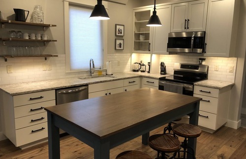 Manhattan House | The Cozy House: Modern 2-Bedroom Montana Retreat