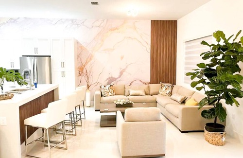 Homestead House | THE COZY PALM HOUSE for rent 4-bedroom, Homestead, Florida