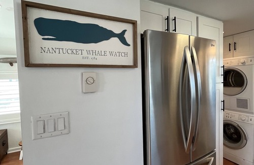 Gold Coast Cottage | The Cozy Seahorse Cottage, a few steps to the beach!
