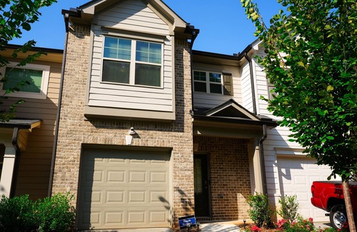East Point House | The Cozy Townhome: 10 minutes from ATL Airport