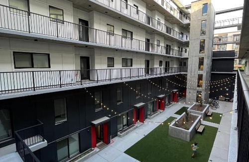 Bridgeland Apartment | The cozy yellow in bridgeland!!