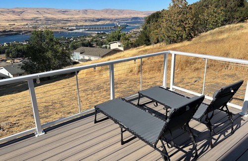 The Dalles House | The Crane’s View: Views, Hot Tub, Dog/Kid Friendly!