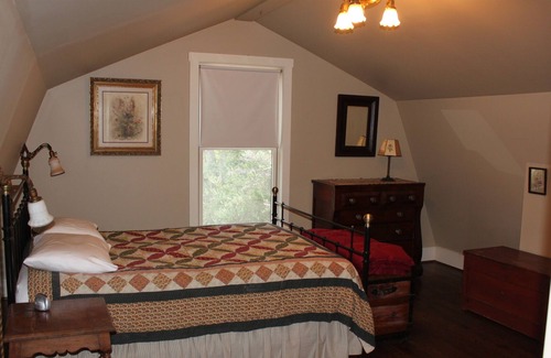 Fairfield House | The Creekside Retreat, The Creekside Retreat