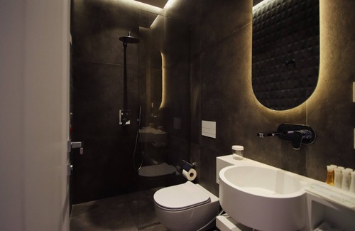 Tirana Hotel | The Crown Boutique Hotel & SPA