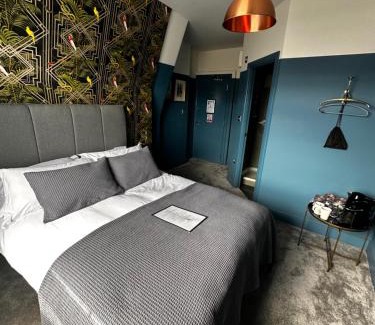 Peninsula Hotel | The Crown Rooms