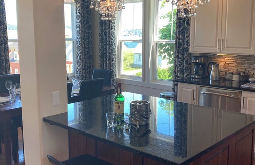 Trinity House | The Crows Nest - Top Guest Rated Luxury Vacation Home in the Heart of Trinity!
