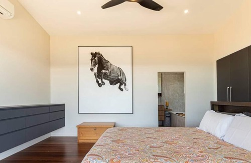 Alexandra Headland House | The Cubby Alex Headlands - only 500m to Beach!