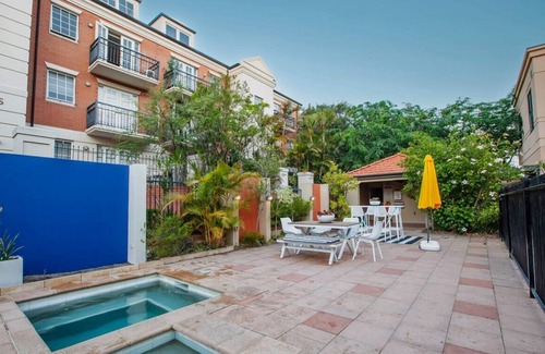 Northbridge Apartment | The Culture Pad Stay in Northbridge