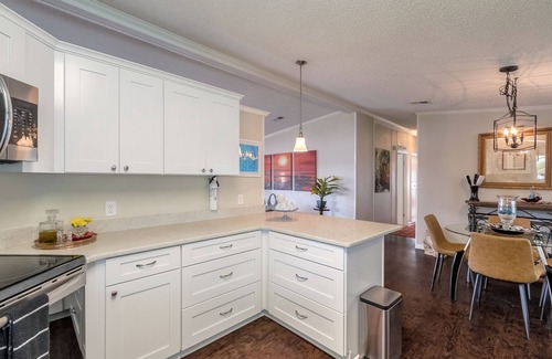 Edgewater House | The Dancing Dolphin Retreat