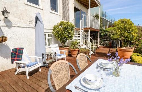Ventnor Apartment | The Deck Studio