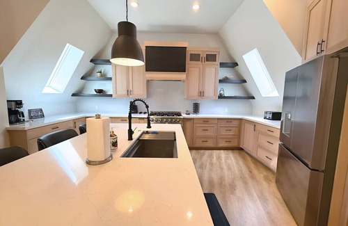 New Harmony House | The Dome Home | 8 mins from Kanarra Falls