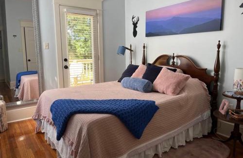 Oakwood Historic District Bed & Breakfast | The Dragonfly Inn