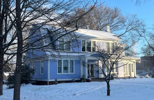 Oakwood Historic District Bed & Breakfast | The Dragonfly Inn
