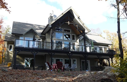 Algoma District House | The Dream-A Luxurious Cottage Getaway Ontario Canada