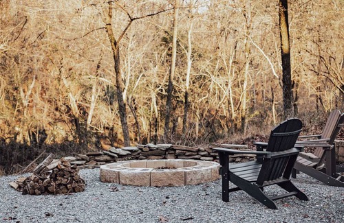 Wetumpka House | The Durr House at Pea Level, historic home on beautiful Corn Creek.