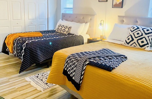 College Park House | The Eagles Nest! King Sized Bed! Sleeps 12! Family a time