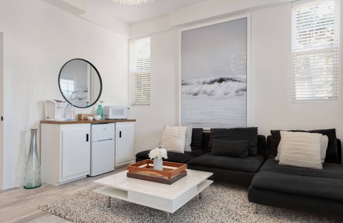 Kitty Hawk Apartment | The East Coast Host - The Modern Dojo
