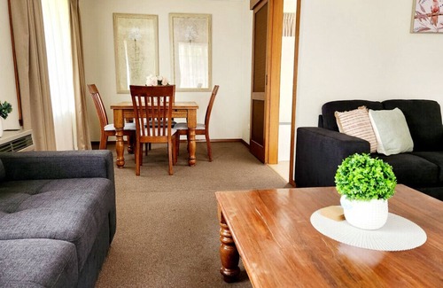 Shepparton House | The Edward - Central Unit