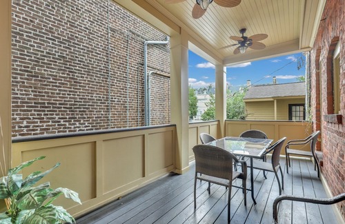 Old West Broad Neighborhood Apartment | The Elegant Madison Suite on Jones Street