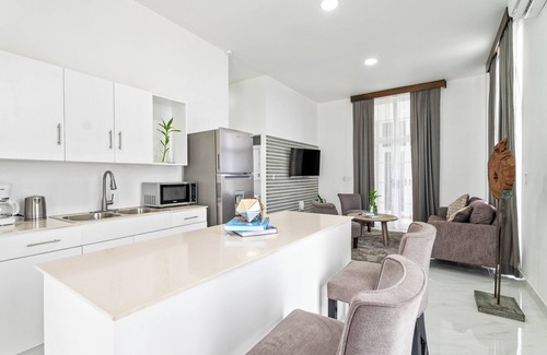Placencia Apartment | The Ellysian Apartments