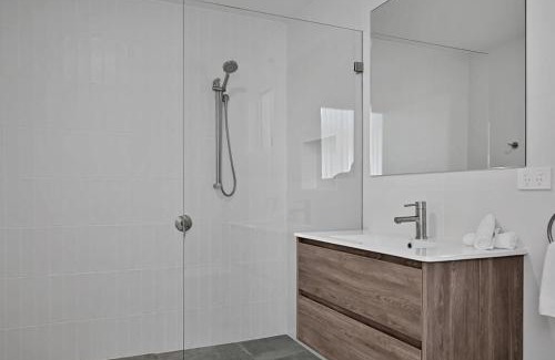 Orange Apartment | The Elm Apartments - The Green Room