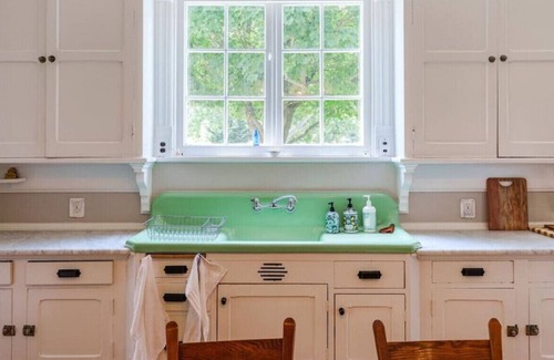 Timberville House | The Elora - Spacious Luxury Historic Retreat