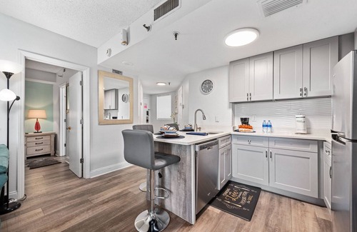 Florida Center Apartment | The Enclave Hotel and Suites