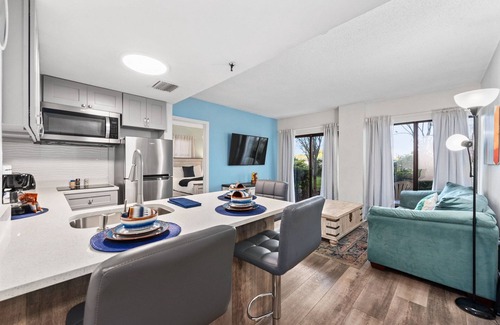 Florida Center Apartment | The Enclave Hotel and Suites