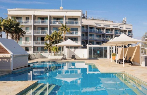 The Entrance Apartment | The Entrance Vista Waterfront Resort style Stay