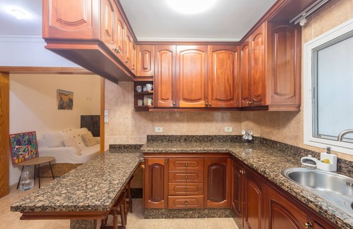 Las Palmas de Gran Canaria Ski Chalet | The Red House - 3BR with Private Terrace