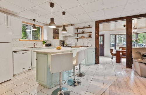 Saint Zenon Ski Chalet | The Escape | 4 BD | Pool & Spa | Games Room
