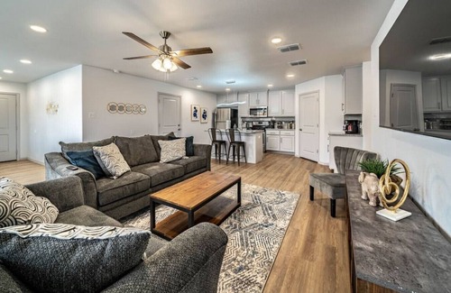 North by Northwest House | The Evanston - 3BR/2BA - New House