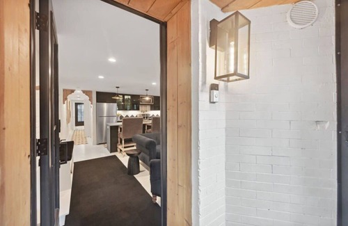 Bloomingdale Apartment | The Evergreen - Parking