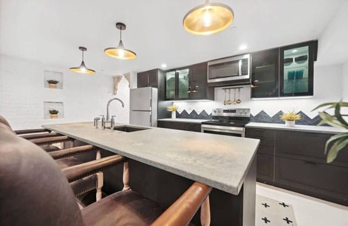 Bloomingdale Apartment | The Evergreen - Parking