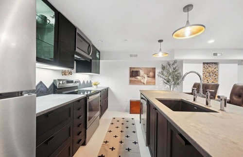 Bloomingdale Apartment | The Evergreen - Parking
