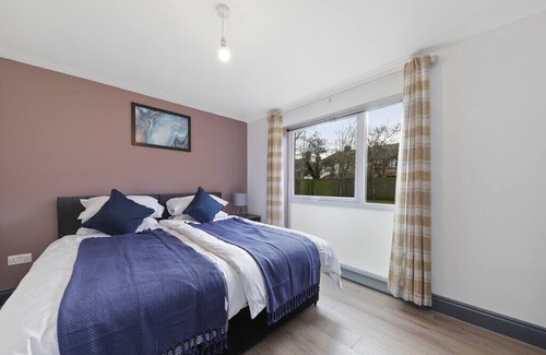 Marlborough Apartment | The Exquisite Harrow Gem -Parking
