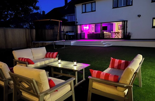 Saltford House | The FAB House 5*stay with late check out at 1pm