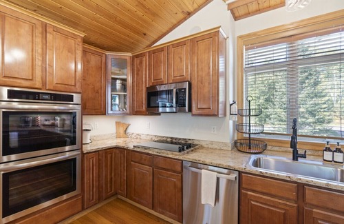 Breezy Point Apartment | The Fairway Retreat: Spacious Family & Golf Getaway
