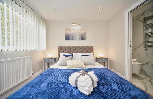 Luton House | The Falcons Nest All Ensuite Self Check In And Out Luton Airport