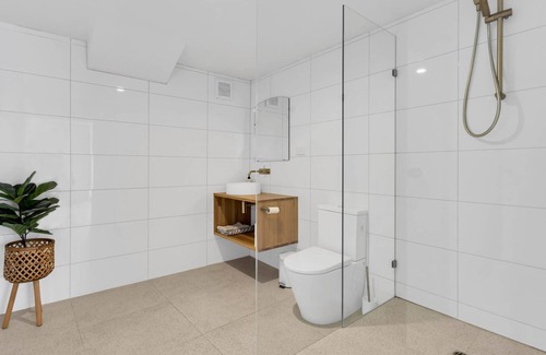 Rosebud Apartment | The Family Beachside Escape by Ready Set Stay - GUEST HOUSE